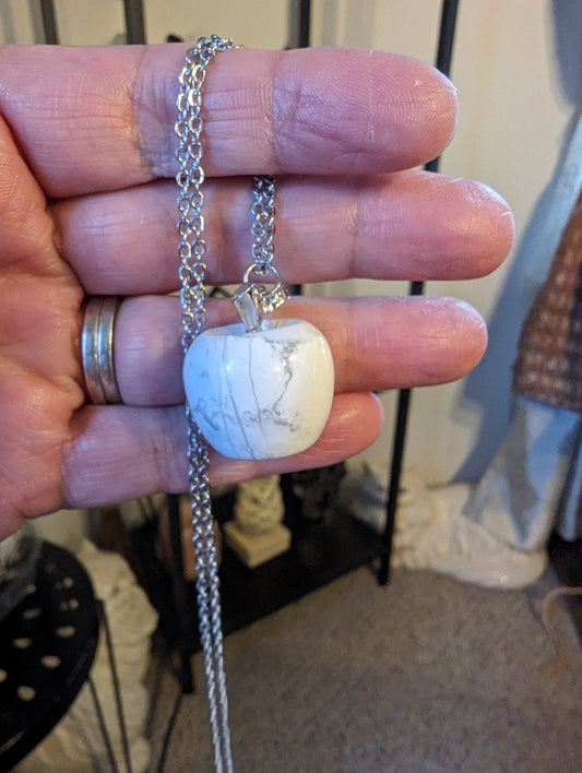 Apple Necklace (Howlite) - CALMING, AWARENESS, EXPRESSION