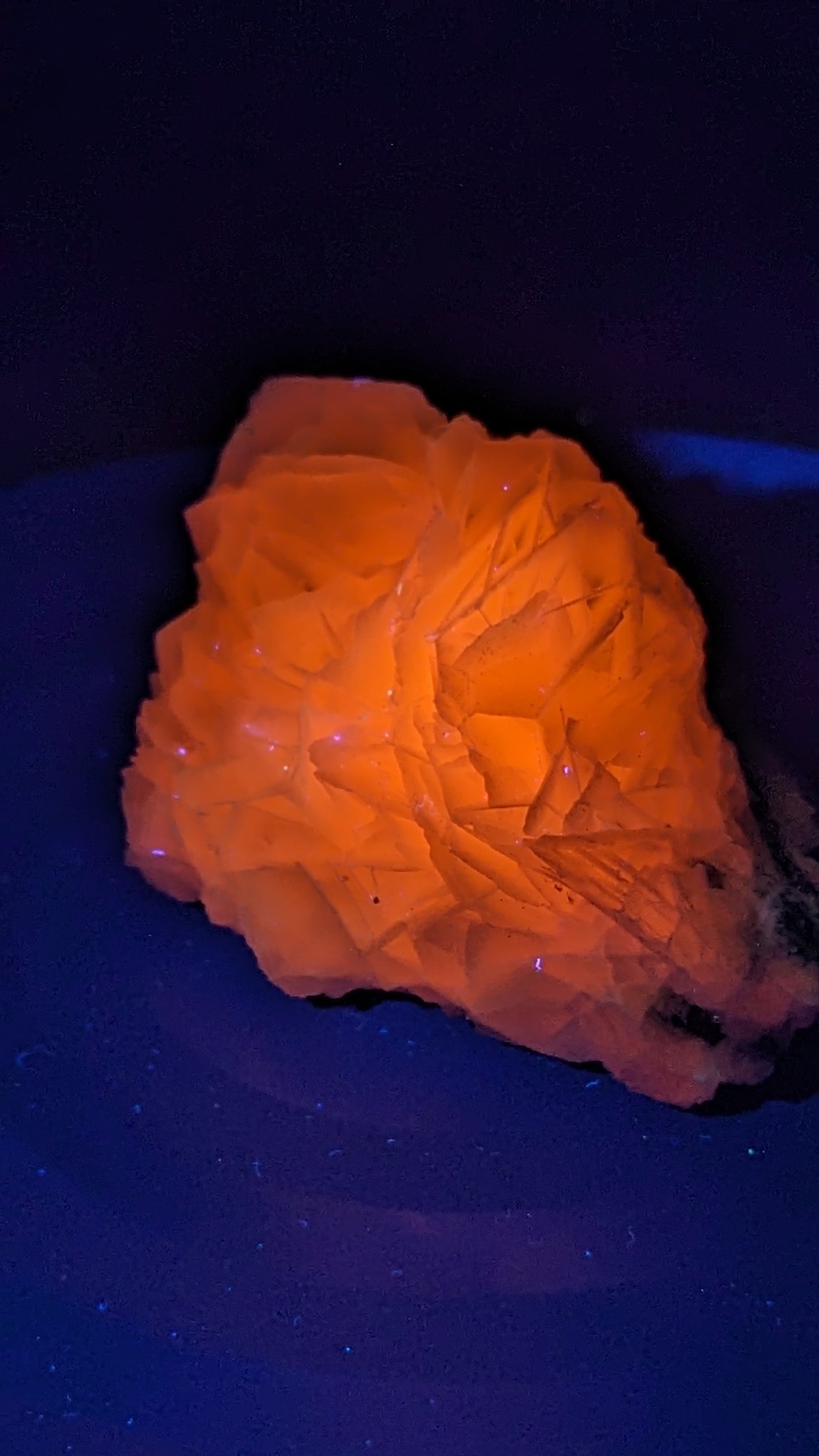 ROSE PETAL PINK CALCITE (UV Reactive)