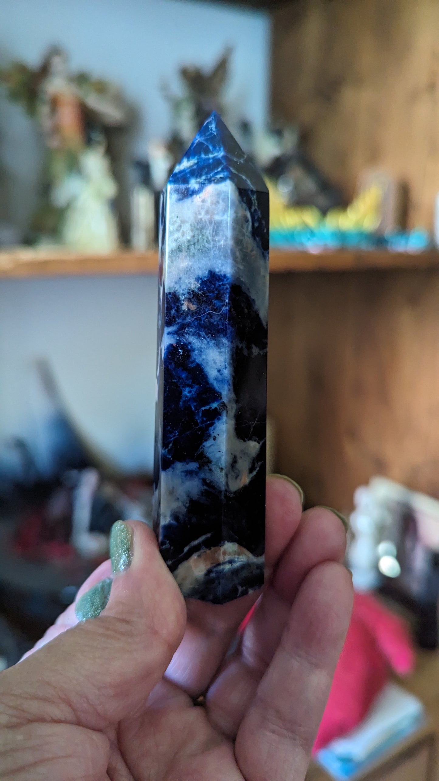 Sodalite Energy Tower (UV Reactive) - HARMONY, SELF EXPRESSION, FOCUS