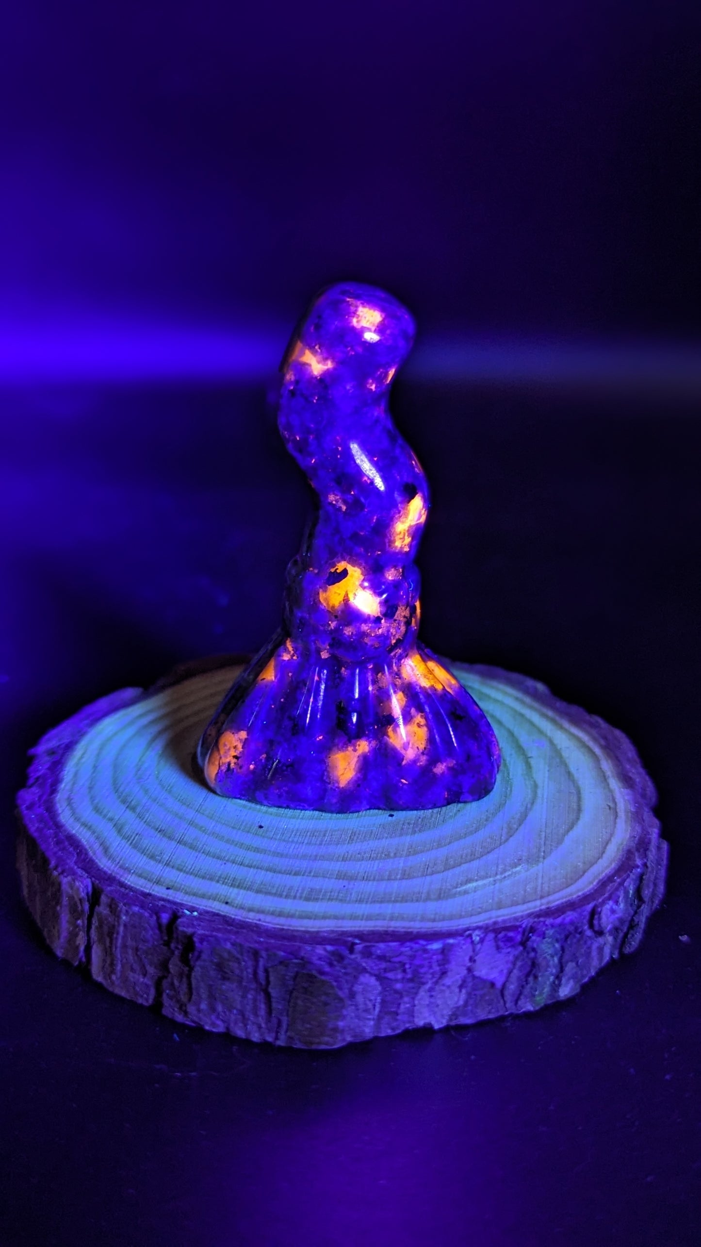 Broom (Yooperlite)- UV Reactive