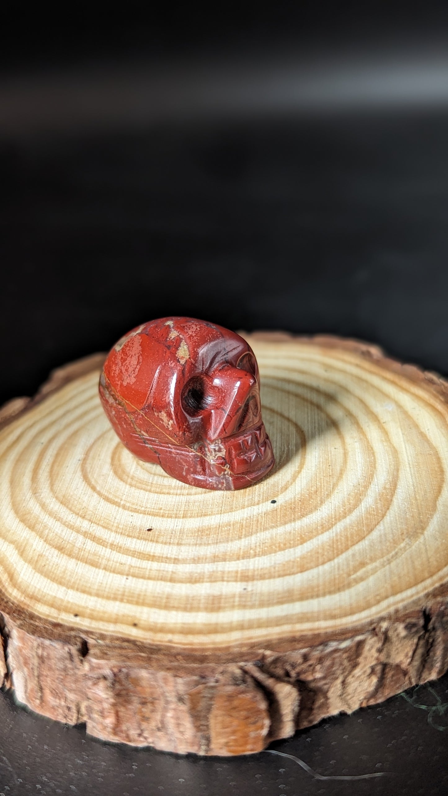 Skull Mini (Red Jasper) - PROTECTION, BALANCE YIN/YANG, ENDURANCE