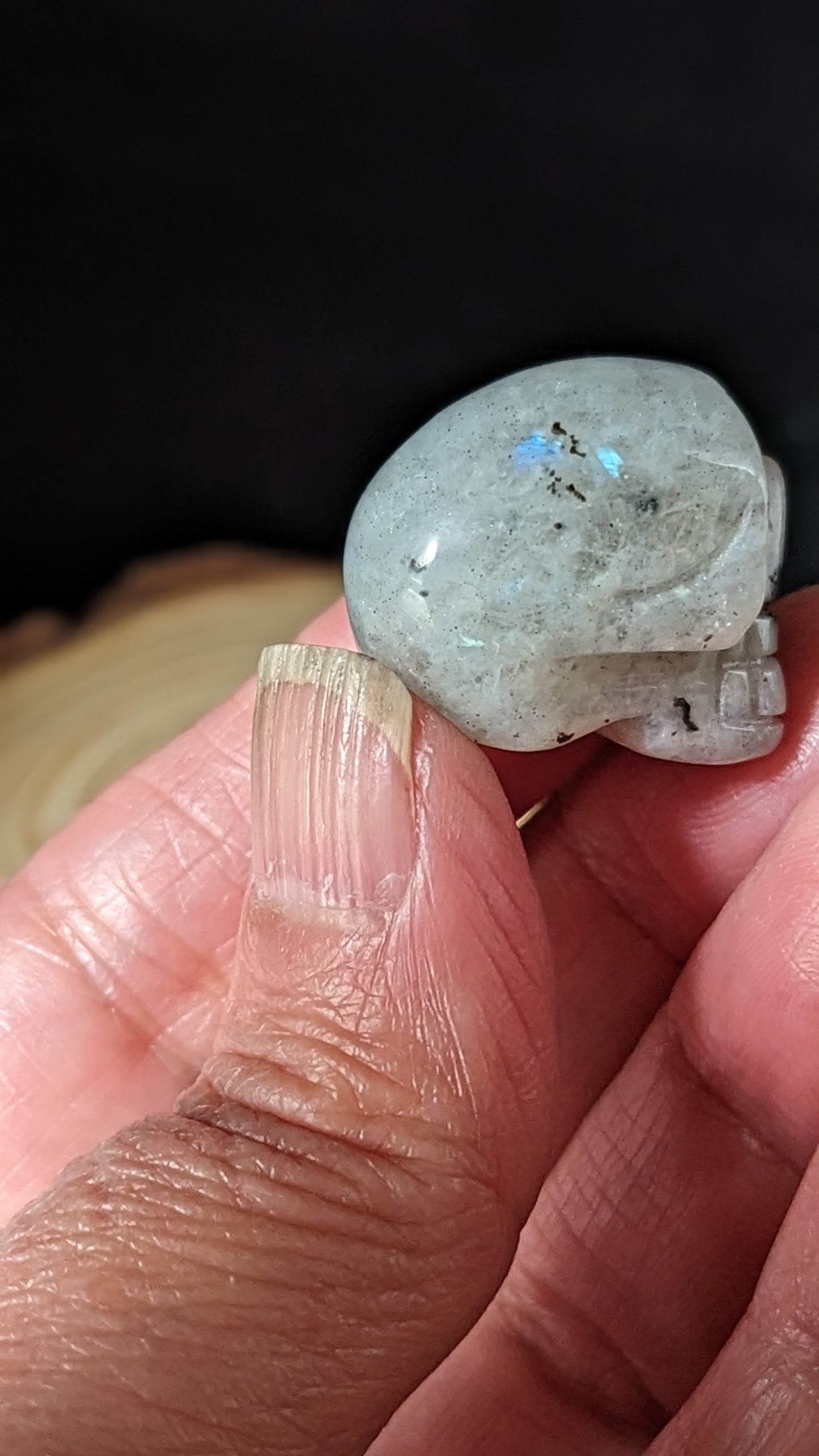 Skull Mini (Labradorite)- STRENGTH, TRANFORMATION, INTUITION