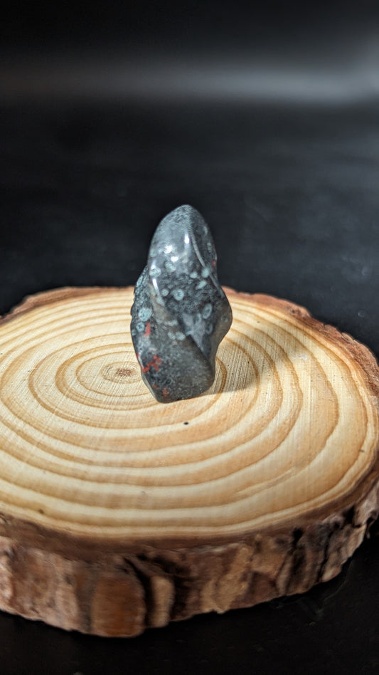 Flame (Mini) (African Bloodstone) - ALIGNMENT, PURIFCATION, GOOD FORTUNE