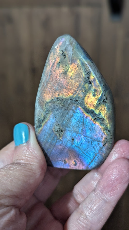 Labradorite Freeform (Madagascar)- STRENGTH, TRANSFORMATION, INTUITION