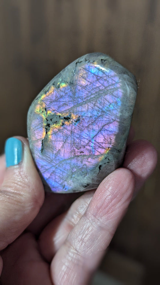 Labradorite Freeform (Madagascar)- STRENGTH, TRANSFORMATION, INTUITION