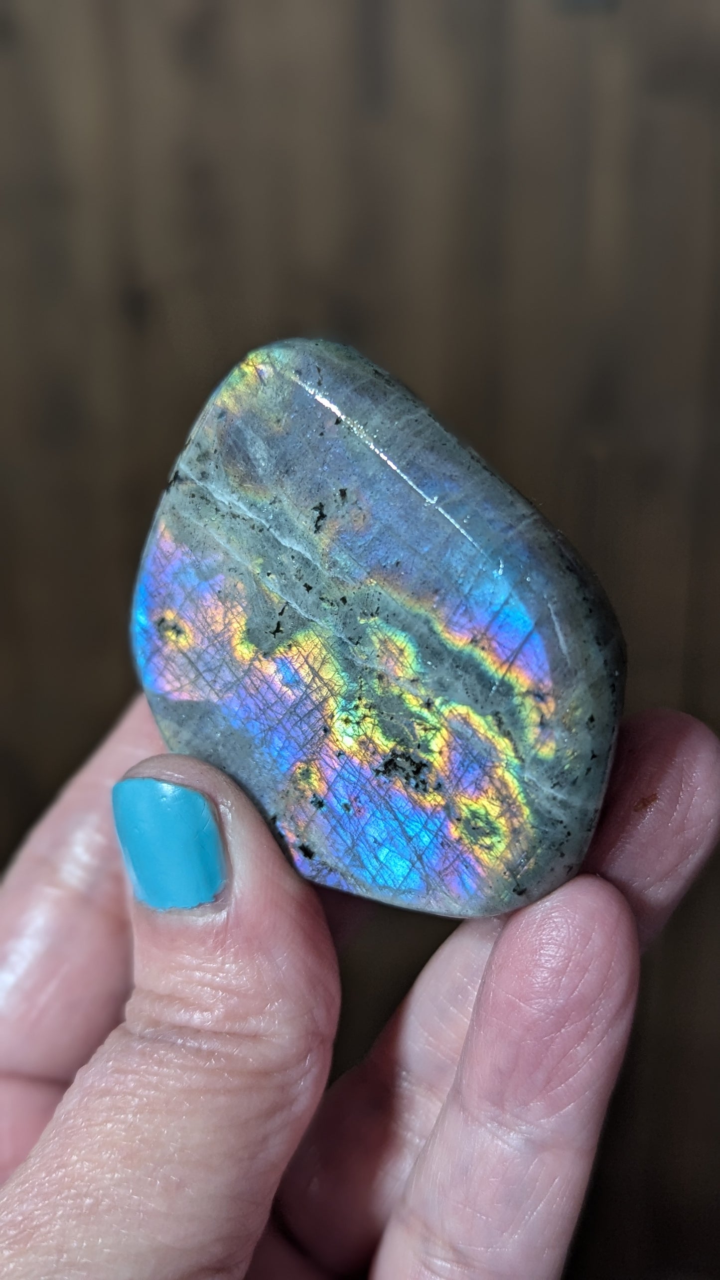 Labradorite Freeform (Madagascar)- STRENGTH, TRANSFORMATION, INTUITION