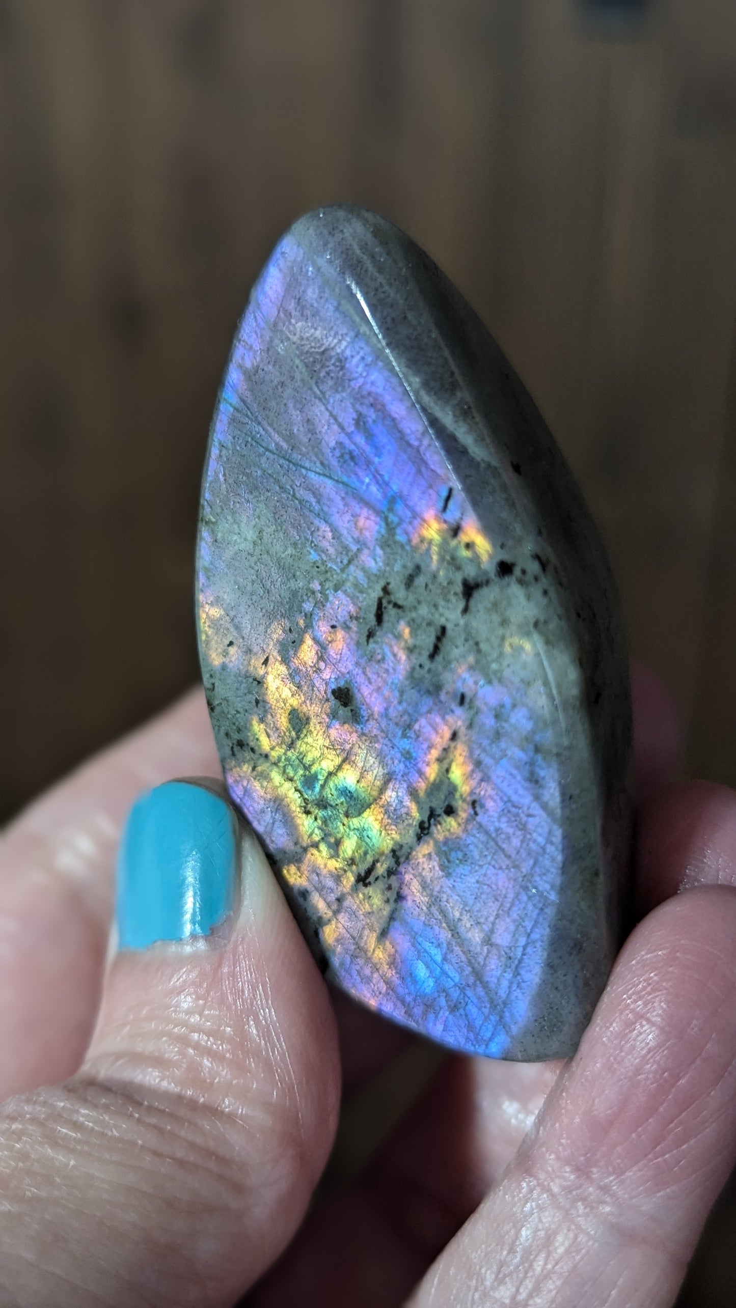 Labradorite Freeform (Madagascar)- STRENGTH, TRANSFORMATION, INTUITION