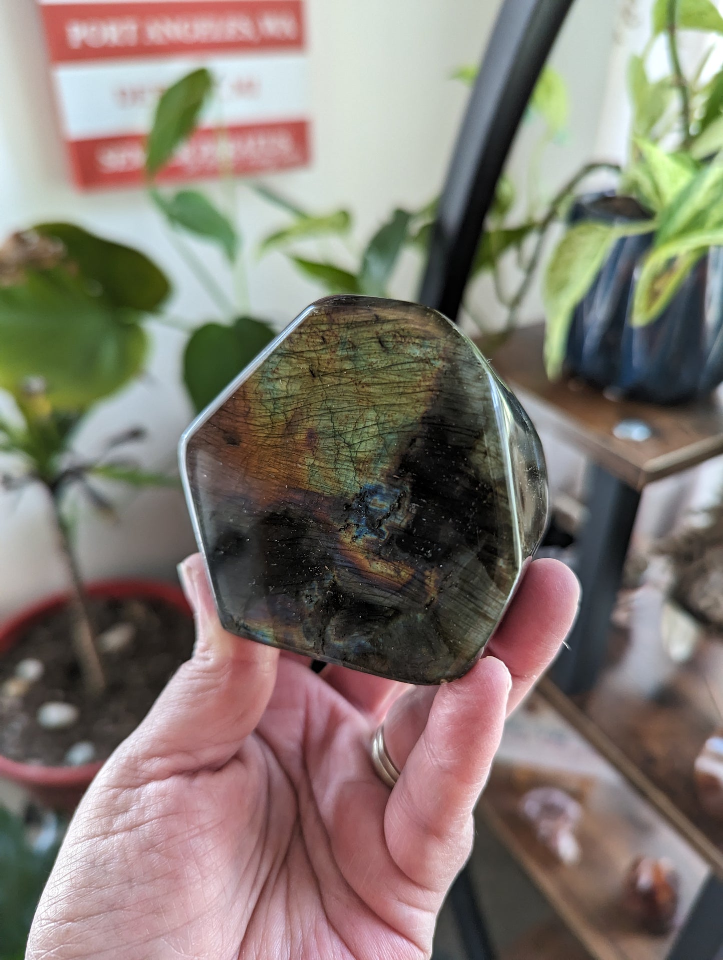 Labradorite Freeform (Madagascar)- STRENGTH, TRANSFORMATION, INTUITION